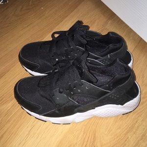 Nike Huarache Run (5.5 Youth)